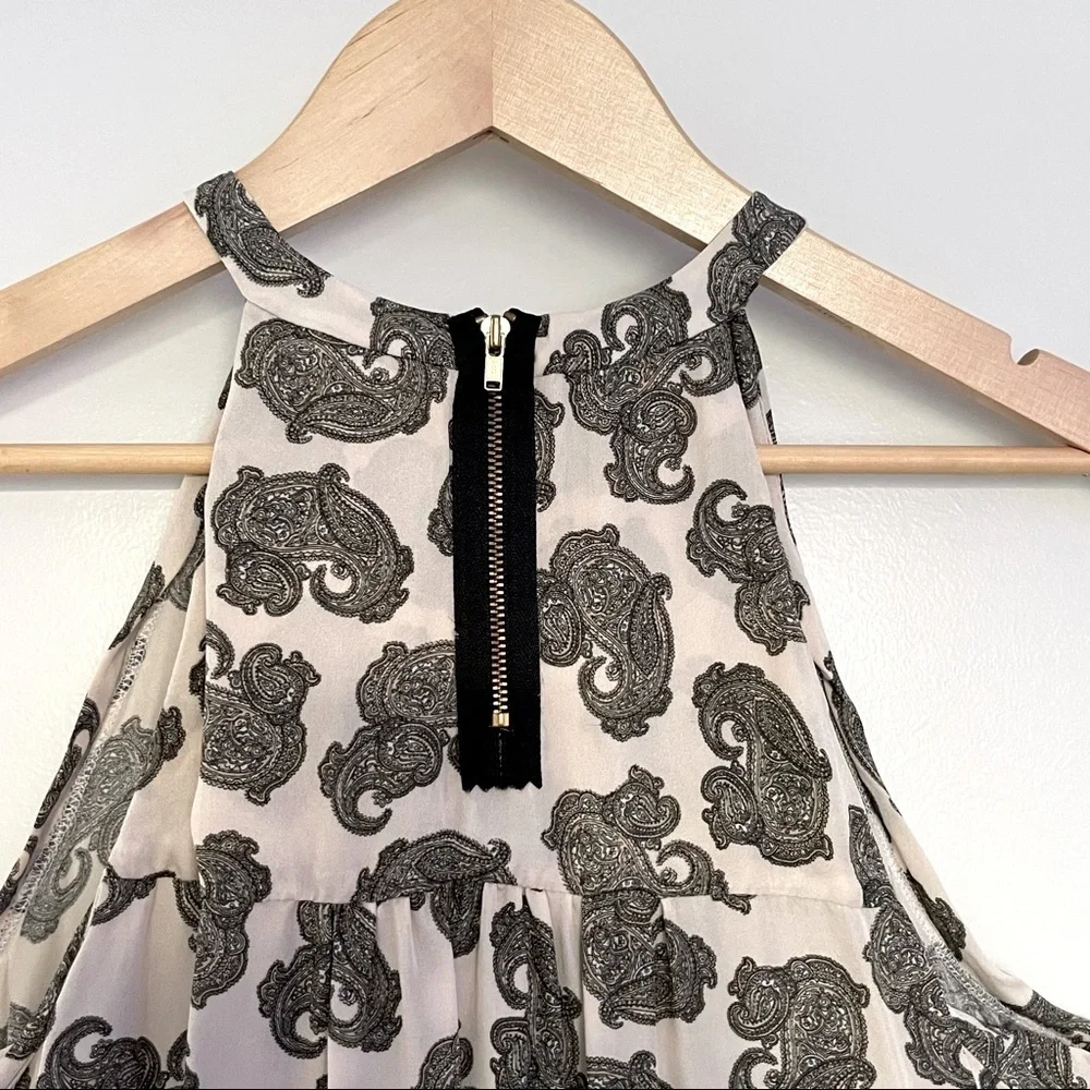 A.L.C. 100% Silk Lil White Paisley Sleeveless Top Zipper Back Size S